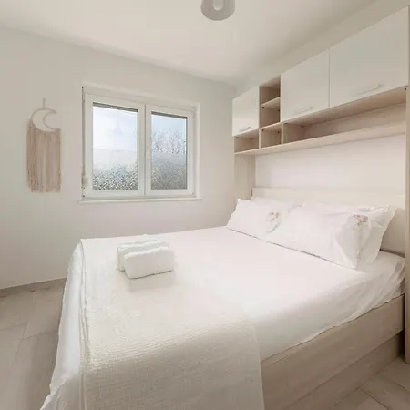 Apartman Bright